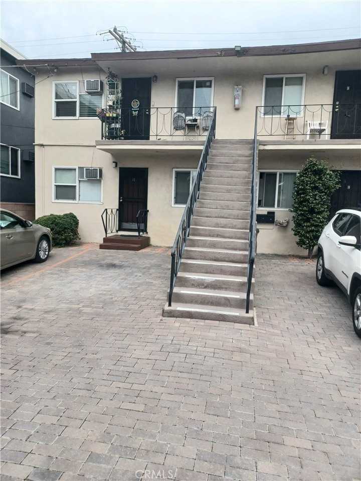 465 W Windsor Rd #B - Photo 3 of 16