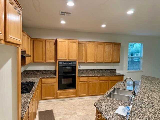 2495 Hannum Cir - Photo 3 of 8