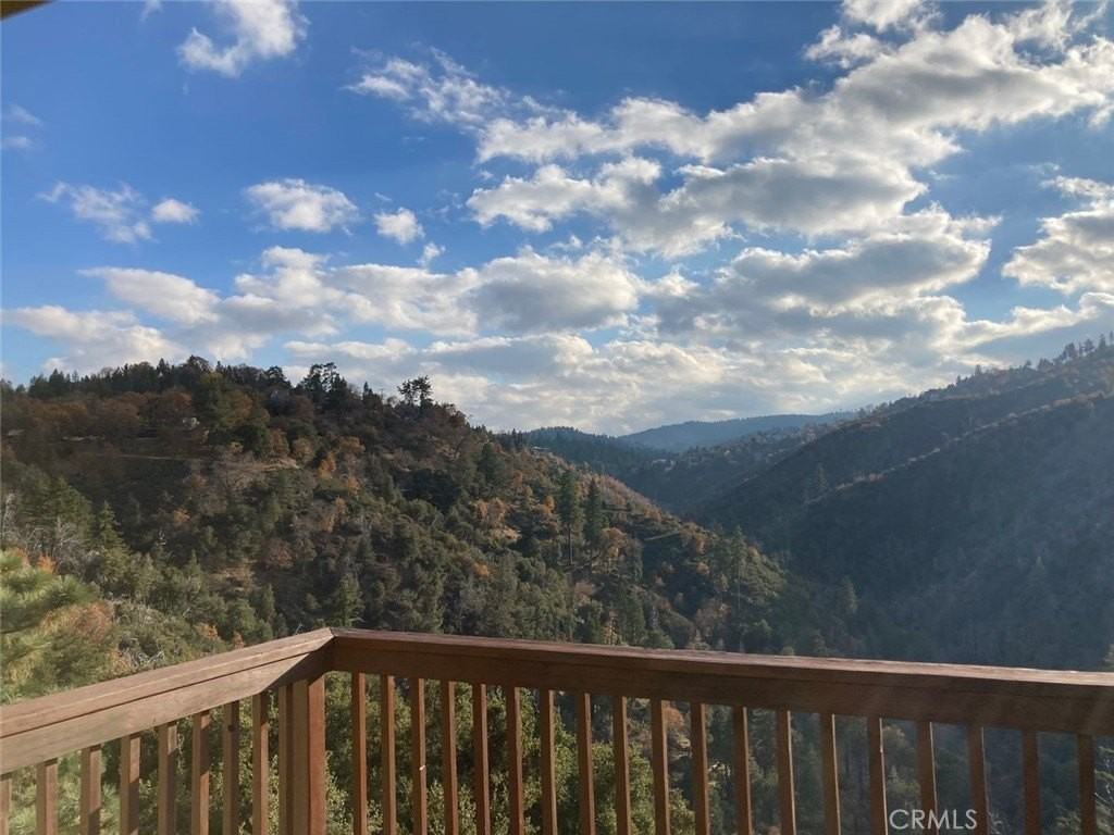 1620 Edge Cliff Dr - Photo 6 of 39