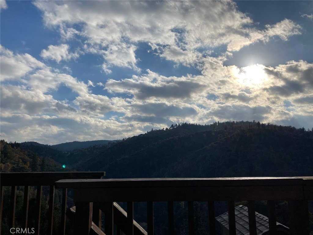 1620 Edge Cliff Dr - Photo 7 of 39