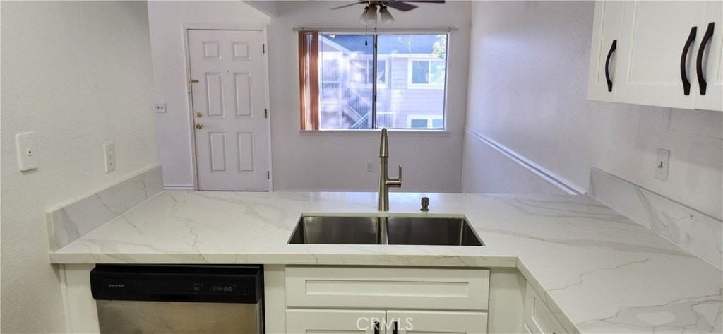 713 Walnut Dr - Photo 2 of 28