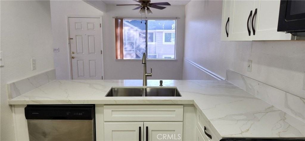 713 Walnut Dr - Photo 4 of 28