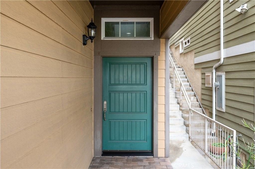 3533 S Kerckhoff Ave - Photo 2 of 19