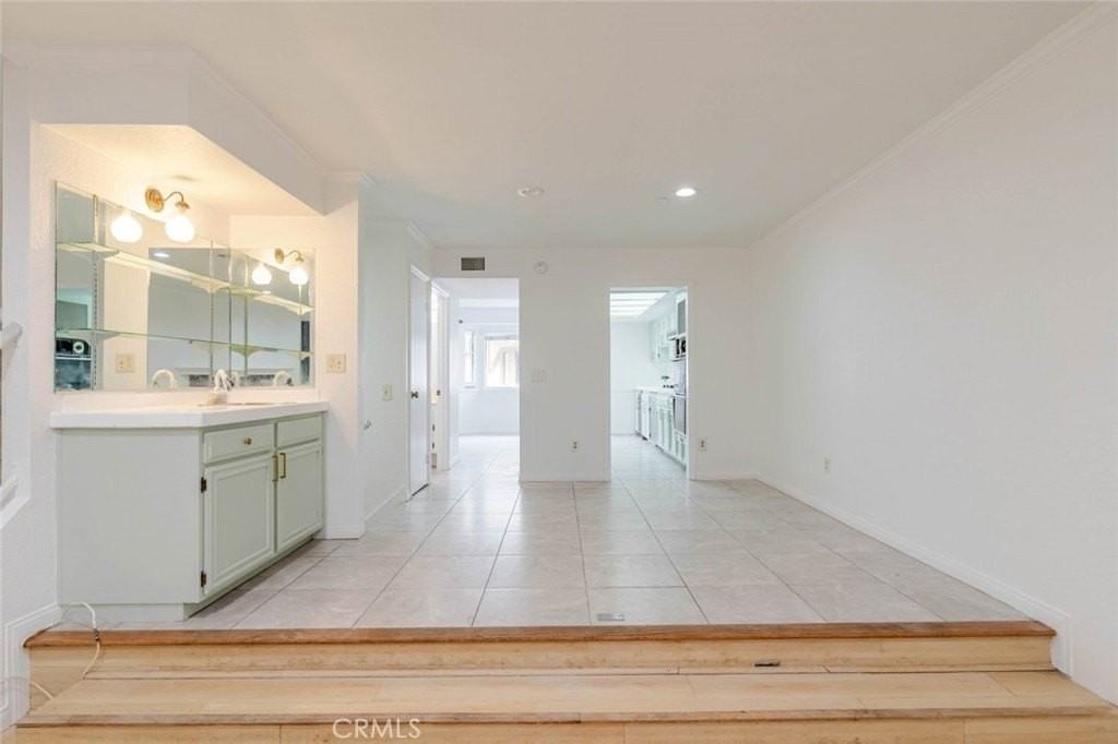 10229 Variel Avenue #22 - Photo 5 of 23