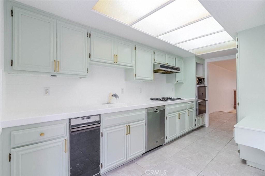 10229 Variel Avenue #22 - Photo 7 of 23