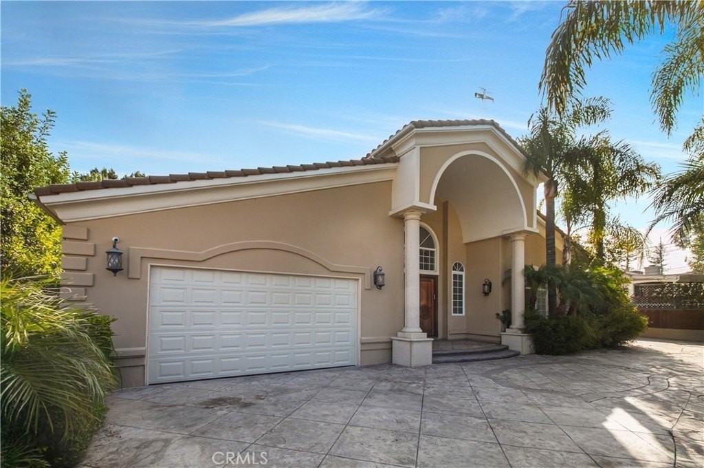 5218 Otis Ave - Photo 3 of 47