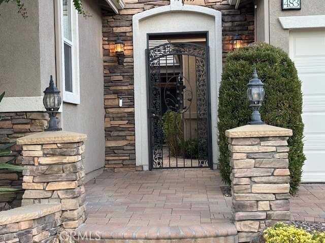 483 Lyle Dr #B - Photo 2 of 11
