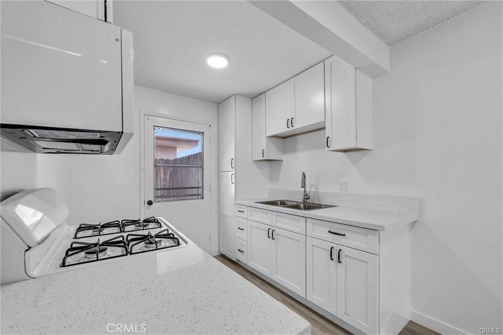 701 S Garfield Ave - Photo 3 of 15