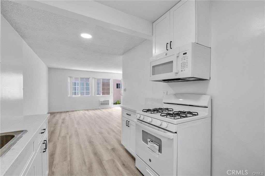 701 S Garfield Ave - Photo 5 of 15