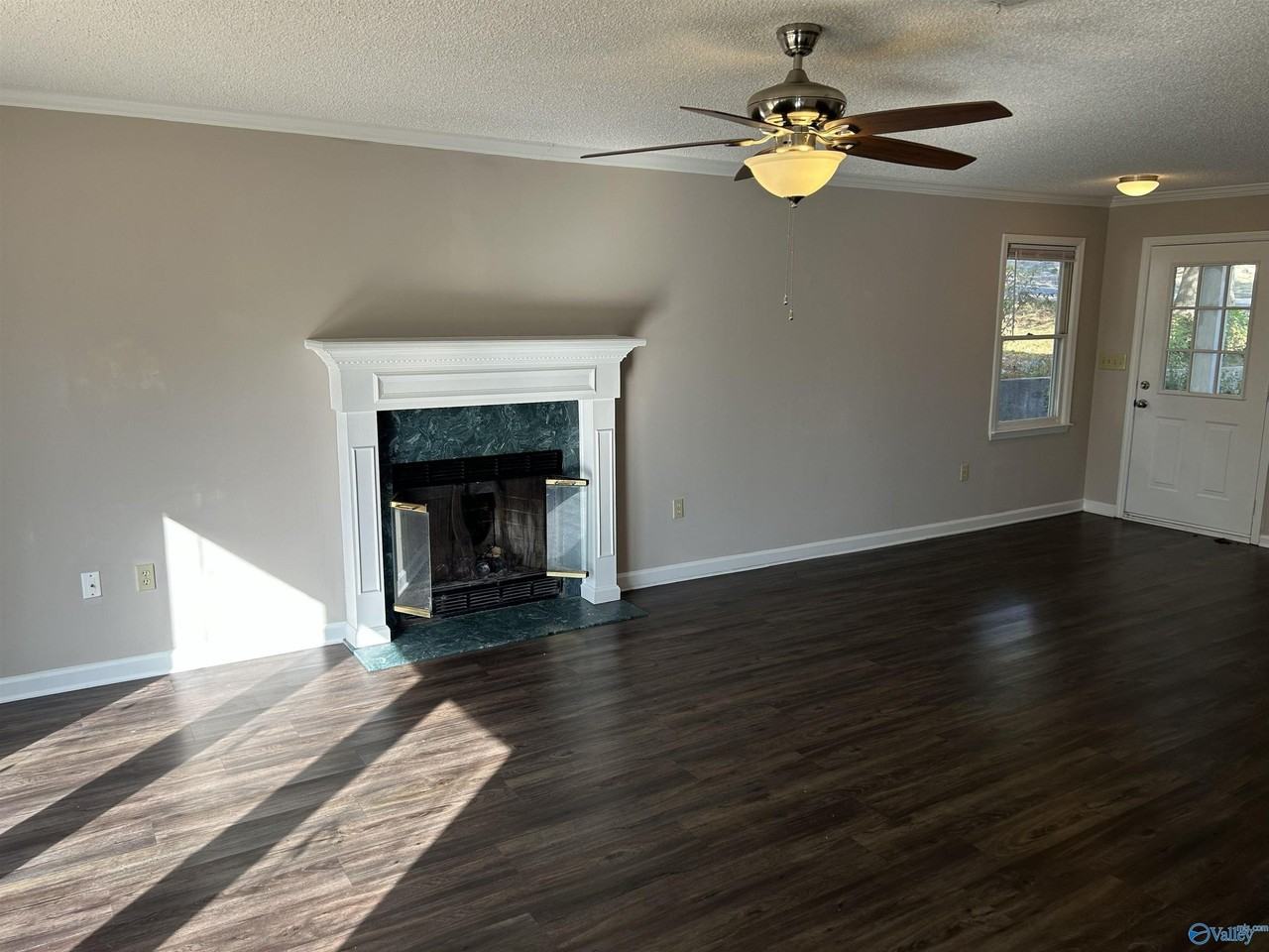 550 Circle Drive - Photo 5 of 12