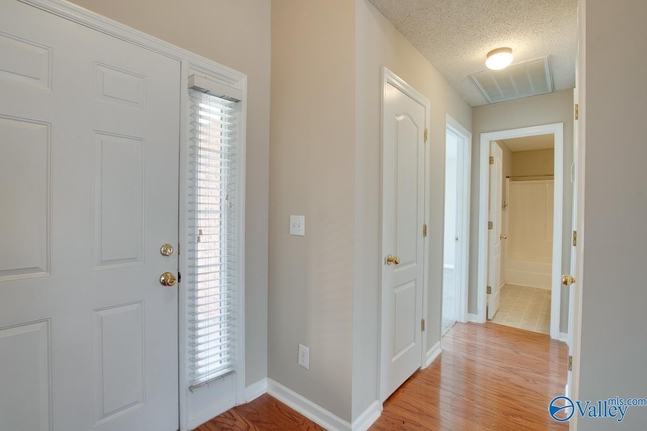 530 Wade Rd Se - Photo 4 of 27