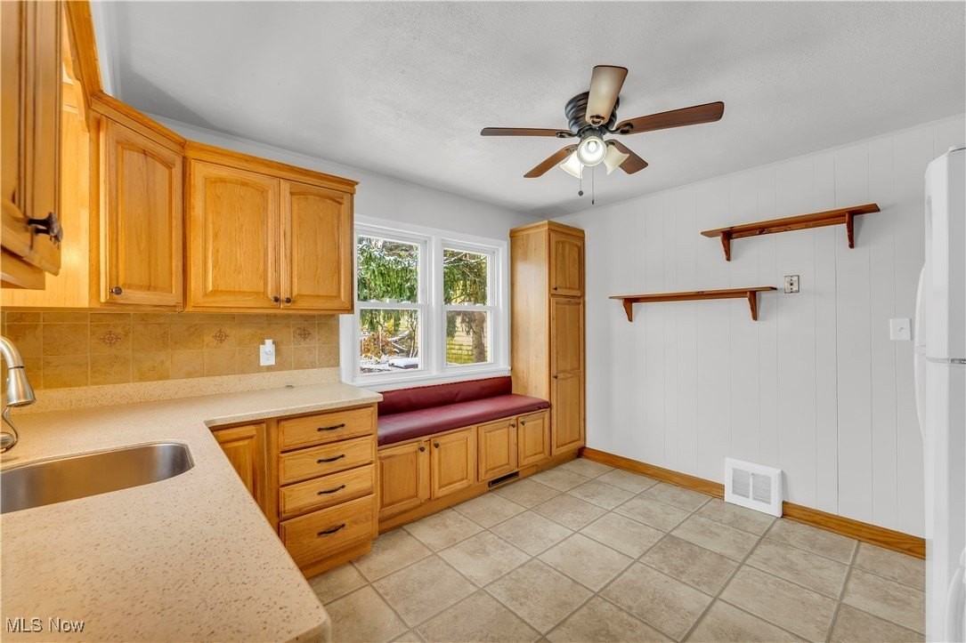 5617 E 139th St - Photo 6 of 23