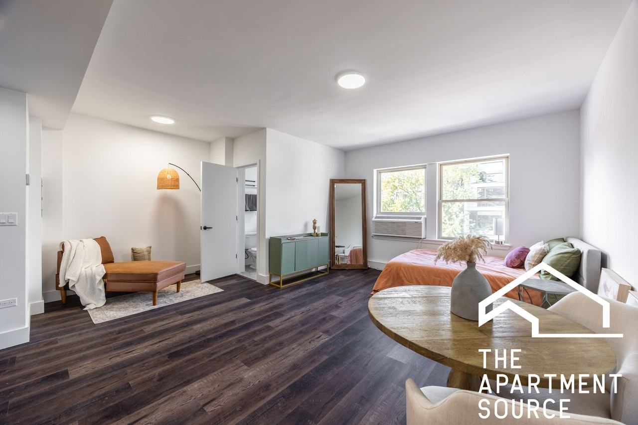 1555 W Hollywood Ave #313