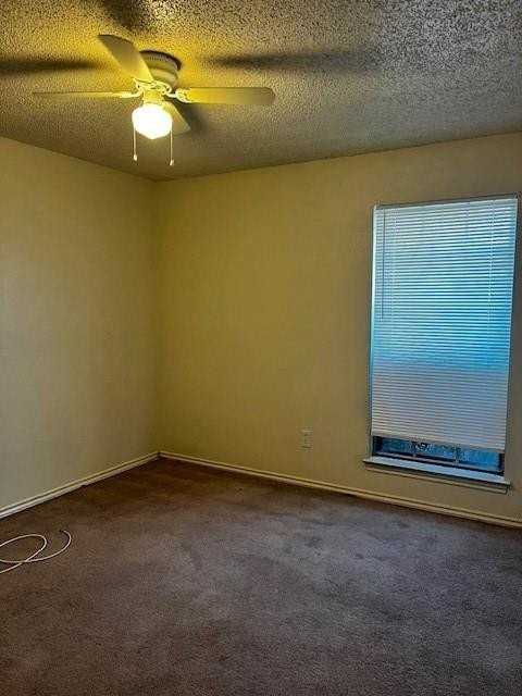 1006 Alicia Ln - Photo 7 of 14