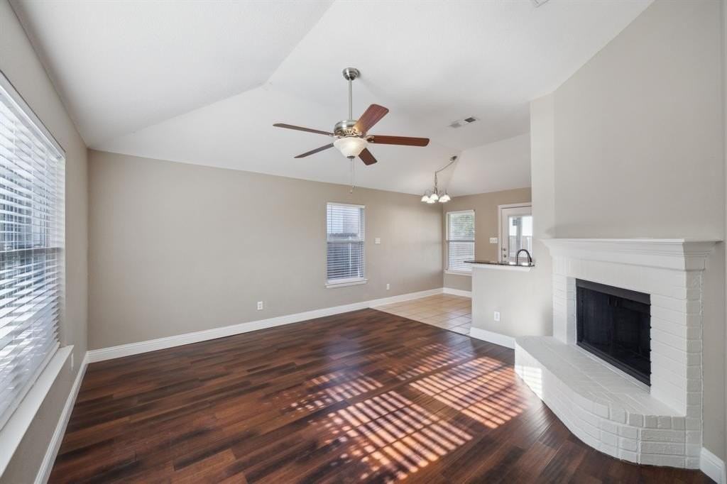 345 Port O Conner Dr - Photo 4 of 25