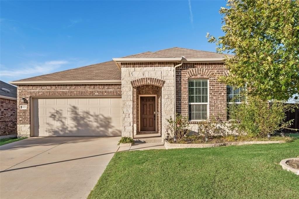 1925 Trace Dr - Photo 2 of 19