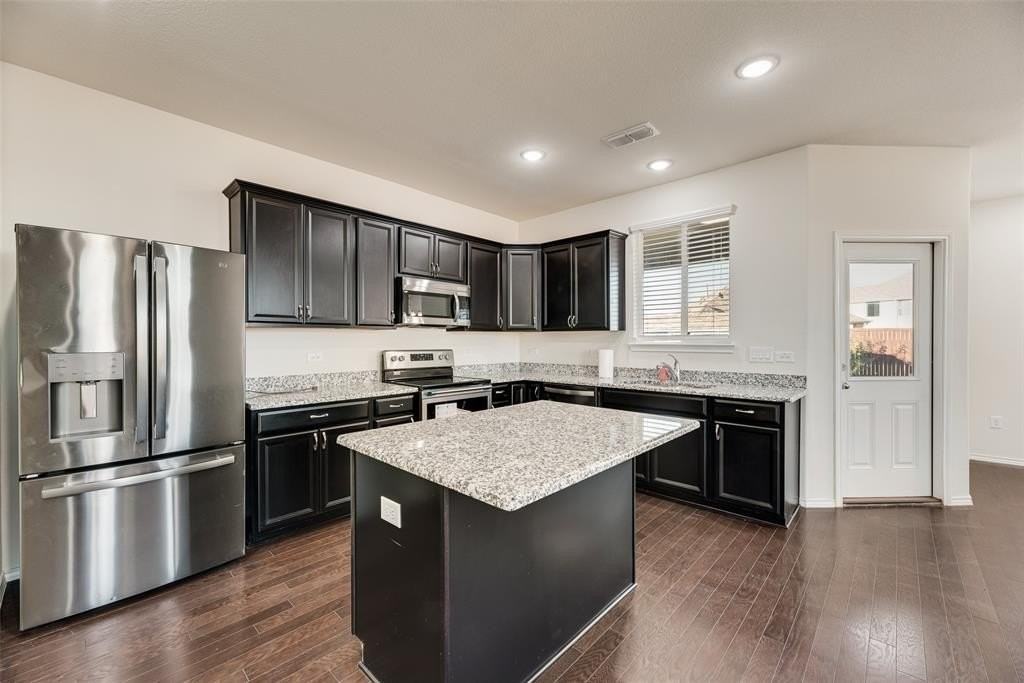 1925 Trace Dr - Photo 4 of 19