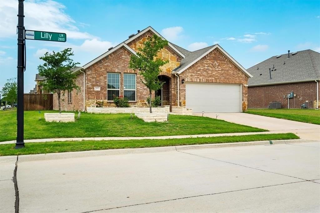 2812 Lilly Ln - Photo 3 of 30