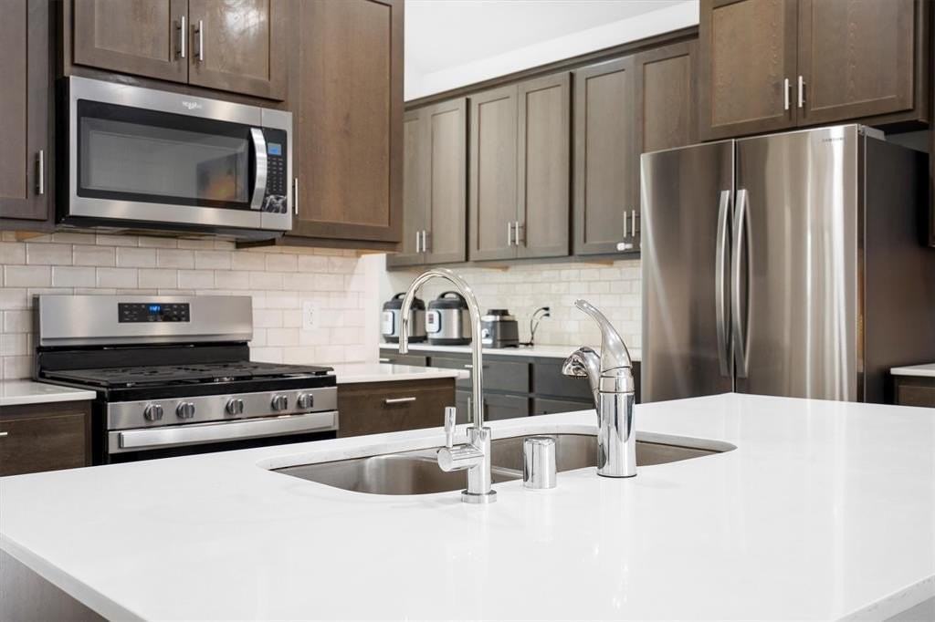 2812 Lilly Ln - Photo 5 of 30