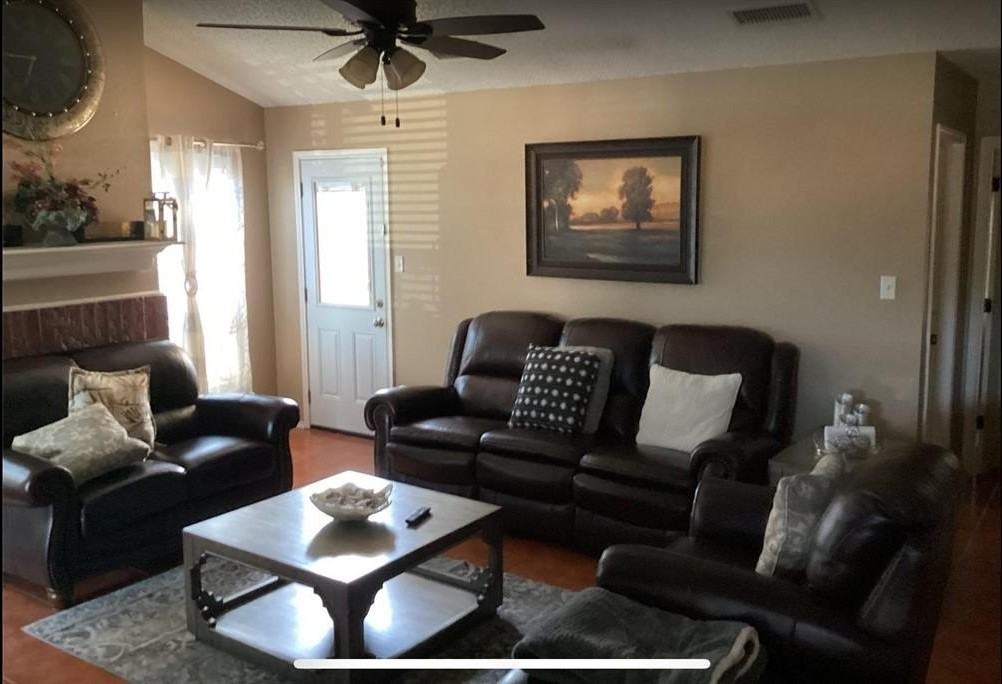 1020 Union Dr - Photo 3 of 7