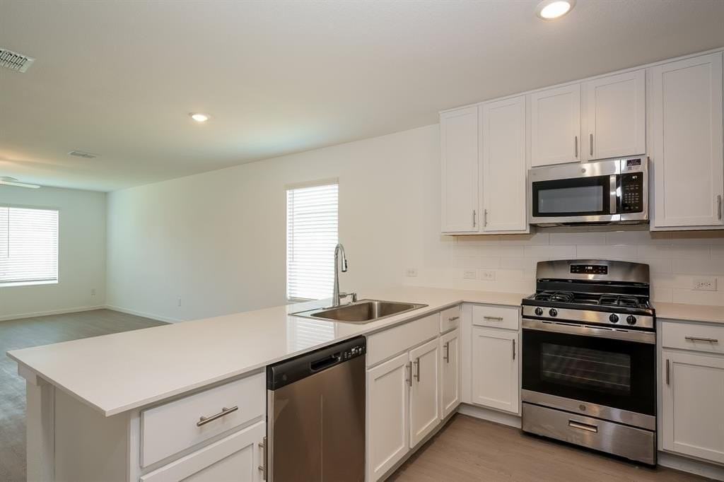 2712 Mistwood Dr - Photo 3 of 15