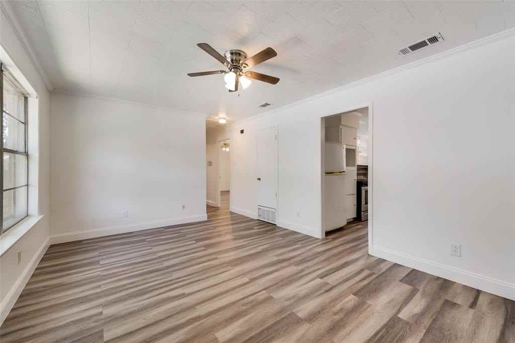 1412 Woodcrest Drive - Photo 3 of 19