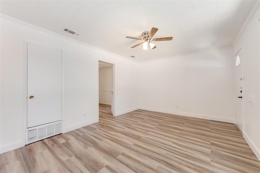 1412 Woodcrest Drive - Photo 5 of 19