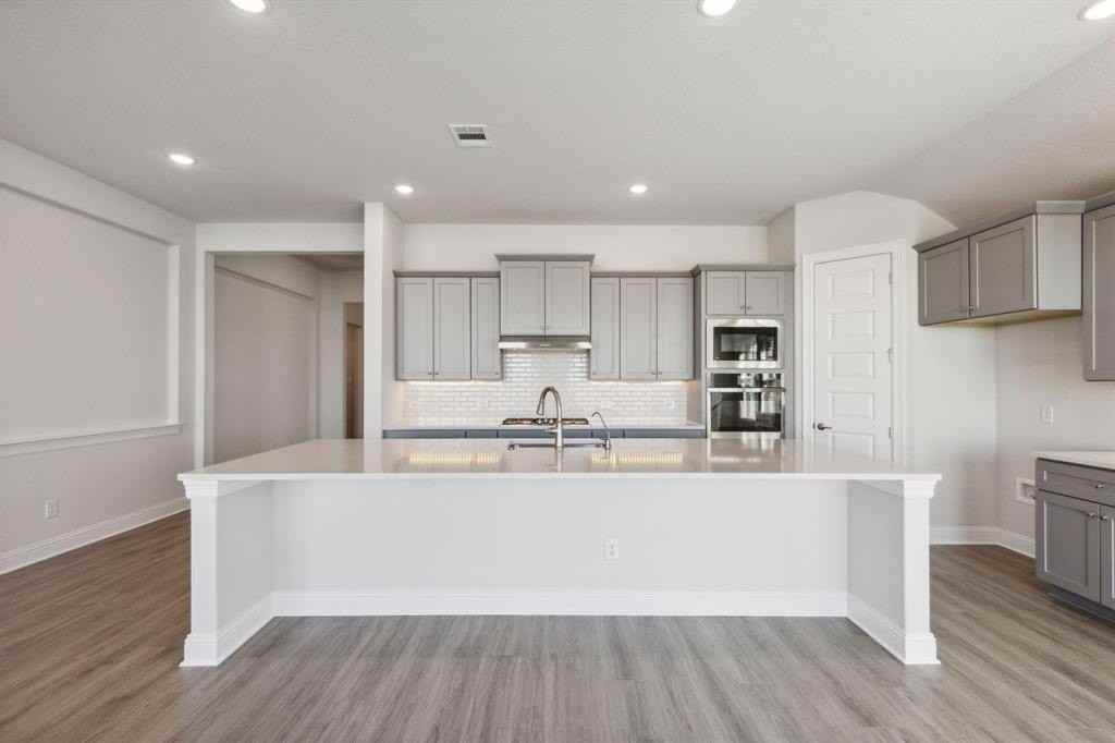 3913 Ashland Ave - Photo 4 of 10