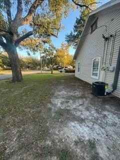 500 W Milam St - Photo 4 of 10