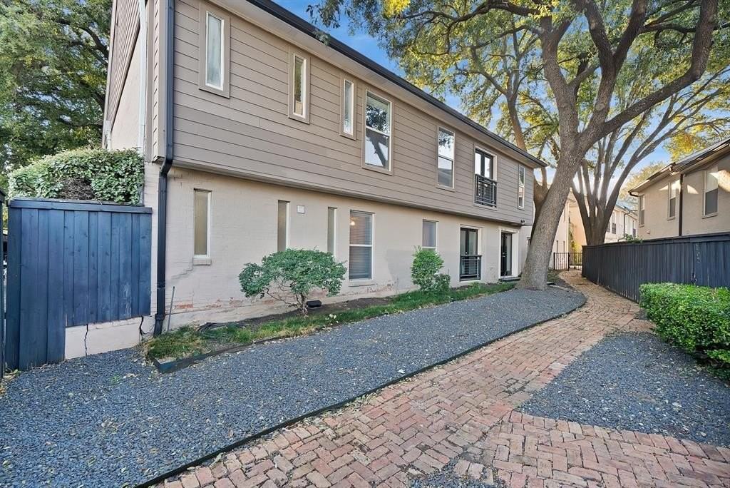 7738 Meadow Rd #109 - Photo 4 of 35