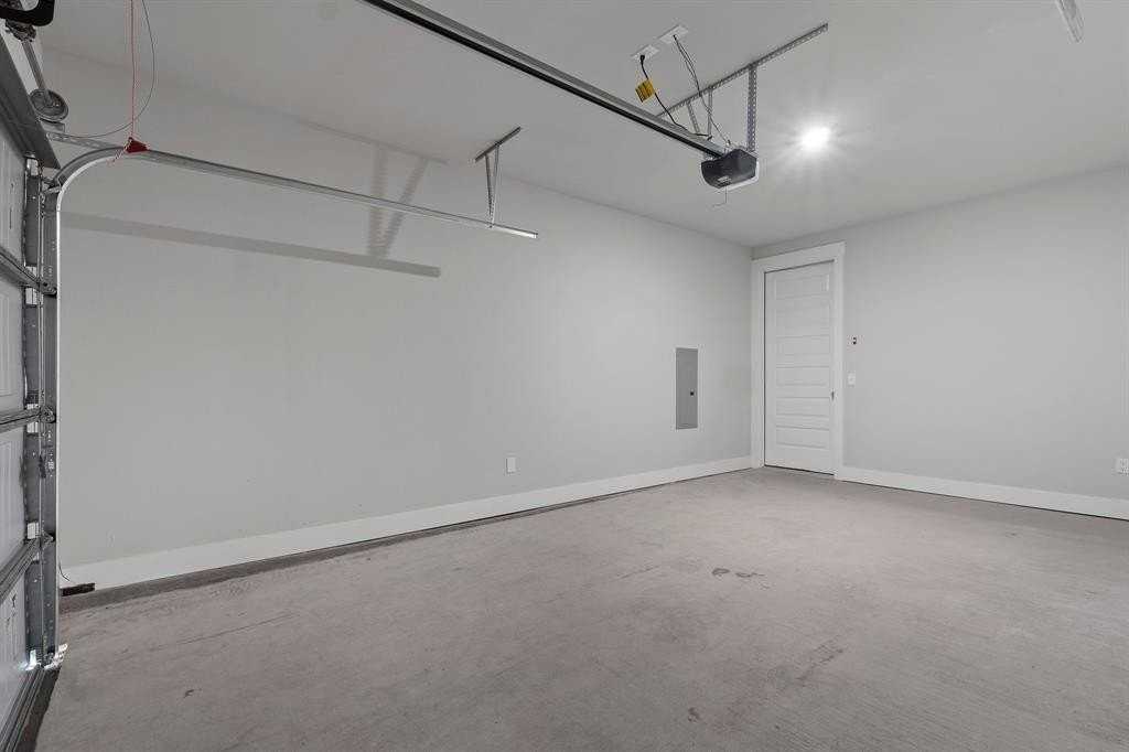 8212 Palace Ave - Photo 4 of 17