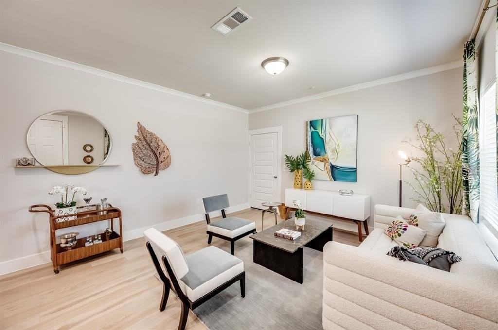 8212 Palace Ave - Photo 5 of 17