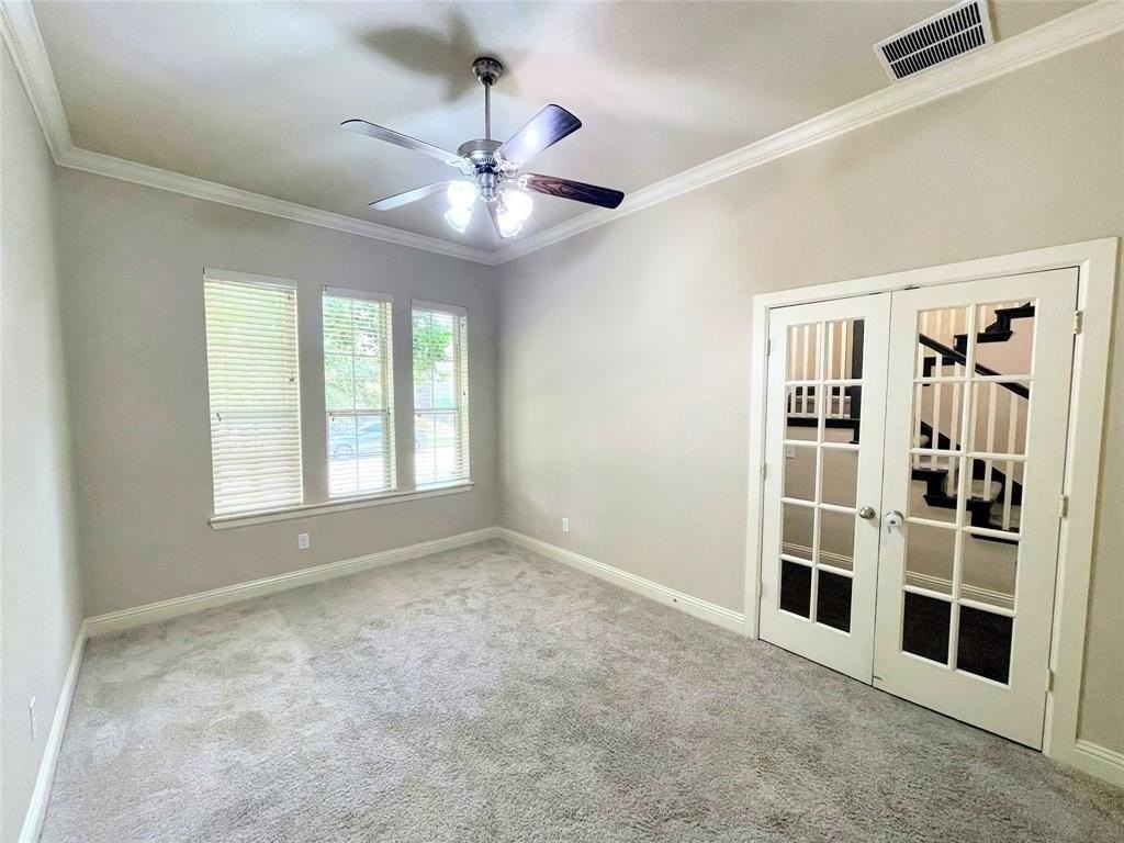 6622 Deleon St - Photo 5 of 32