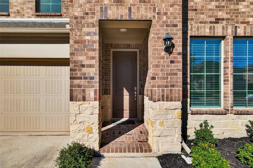 8129 Trudy Ln - Photo 4 of 31
