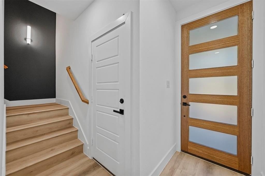 2413 Easley St - Photo 3 of 24