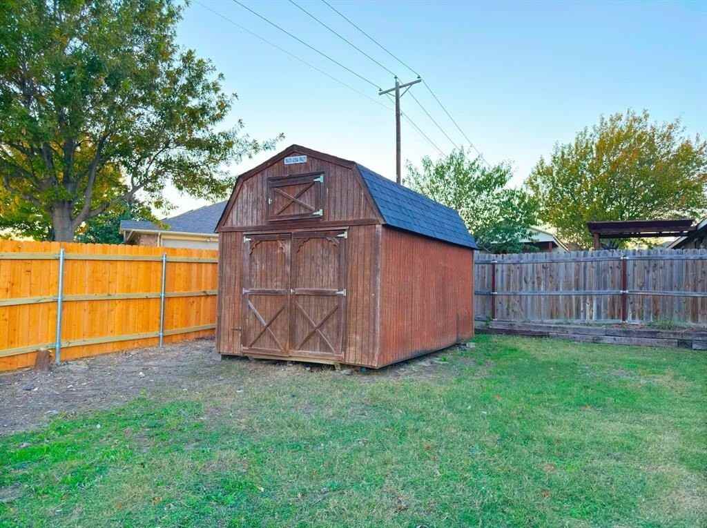 9201 Rhea Dr - Photo 7 of 31