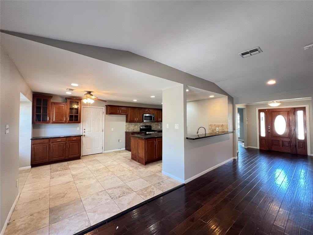 6151 Alpha Rd - Photo 3 of 39