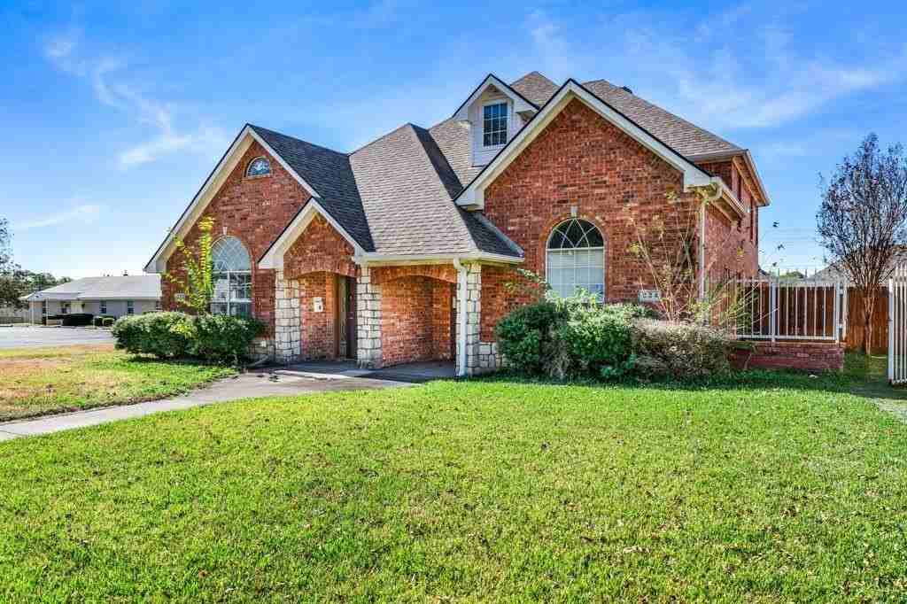 324 Tolbert Ave - Photo 2 of 30