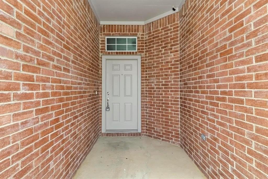 5528 Ridge View Drive - Photo 2 of 16