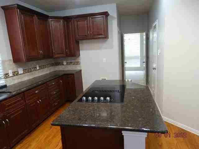 9718 Cliffside Dr - Photo 6 of 14