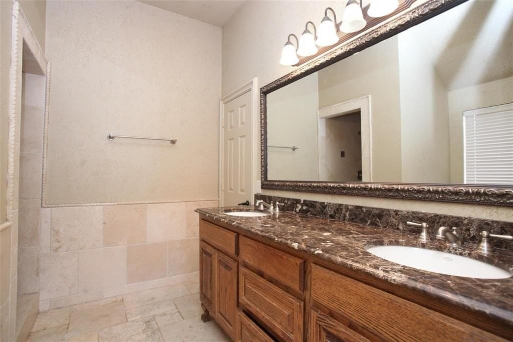 6592 Clydesdale Ct - Photo 5 of 9