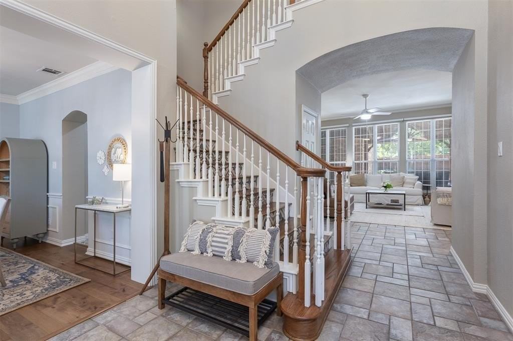 1613 Rollins Drive - Photo 4 of 38