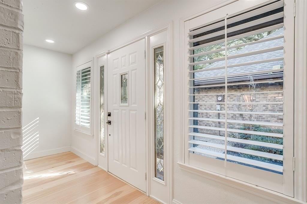 4201 Clear Lake Cir - Photo 3 of 31