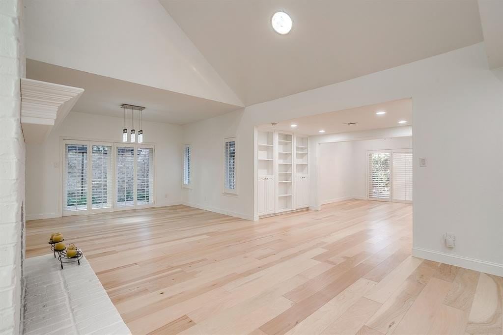 4201 Clear Lake Cir - Photo 6 of 31