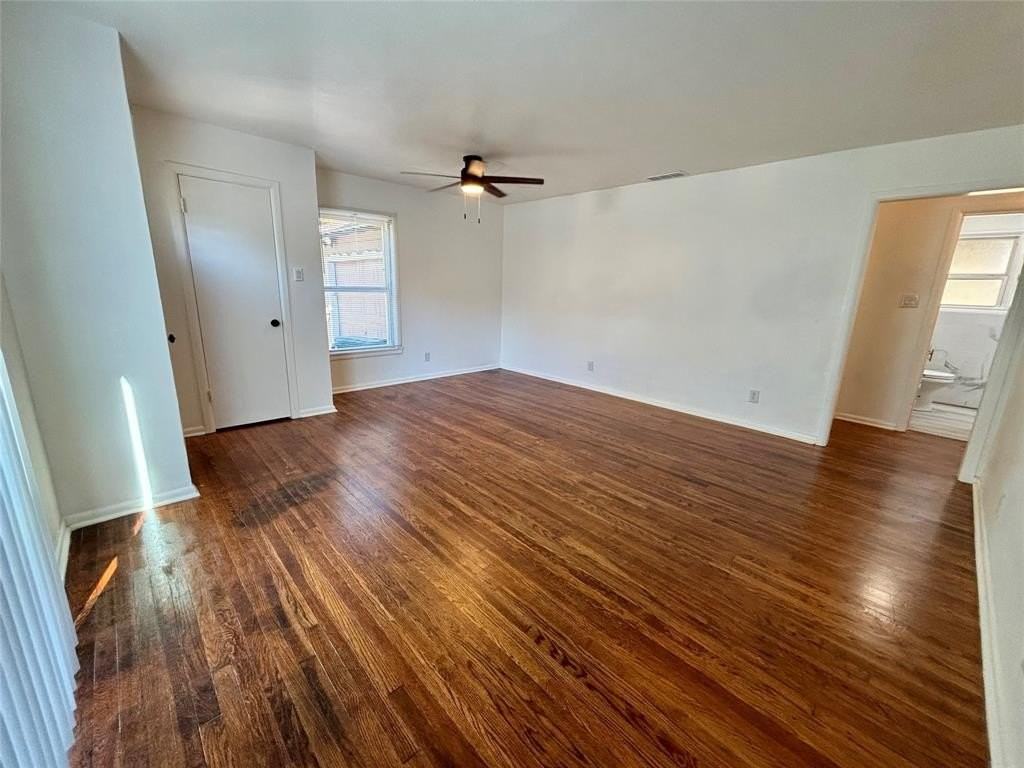 1303 Marydale Dr - Photo 2 of 13