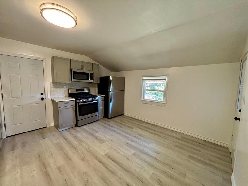 1303 Marydale Dr - Photo 4 of 13