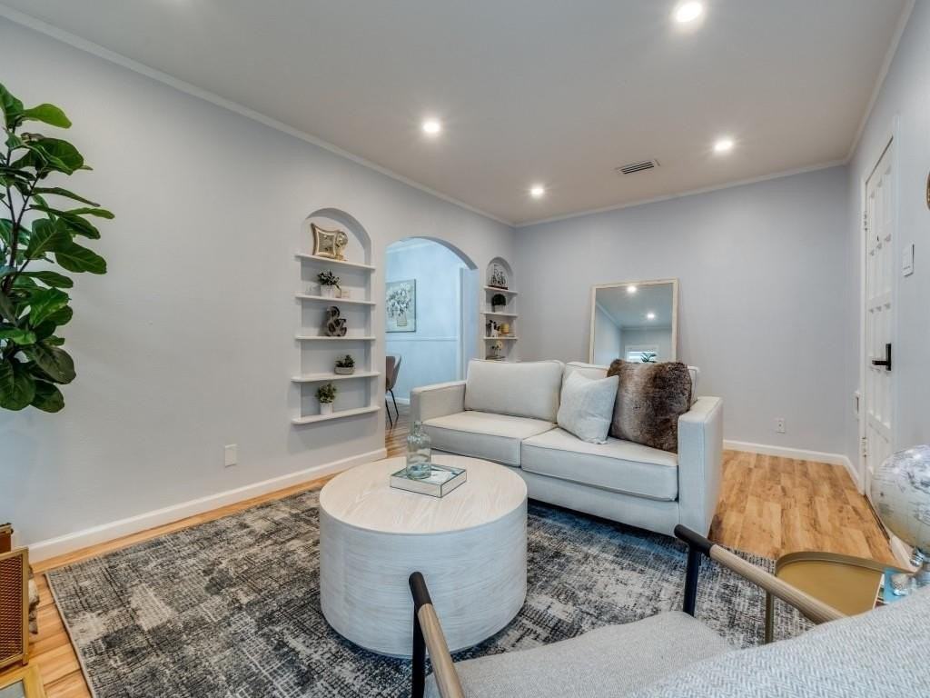 5739 Ellsworth Ave - Photo 6 of 38