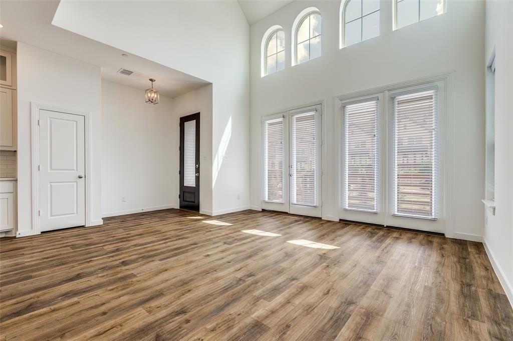 367 Somerville Dr - Photo 2 of 25