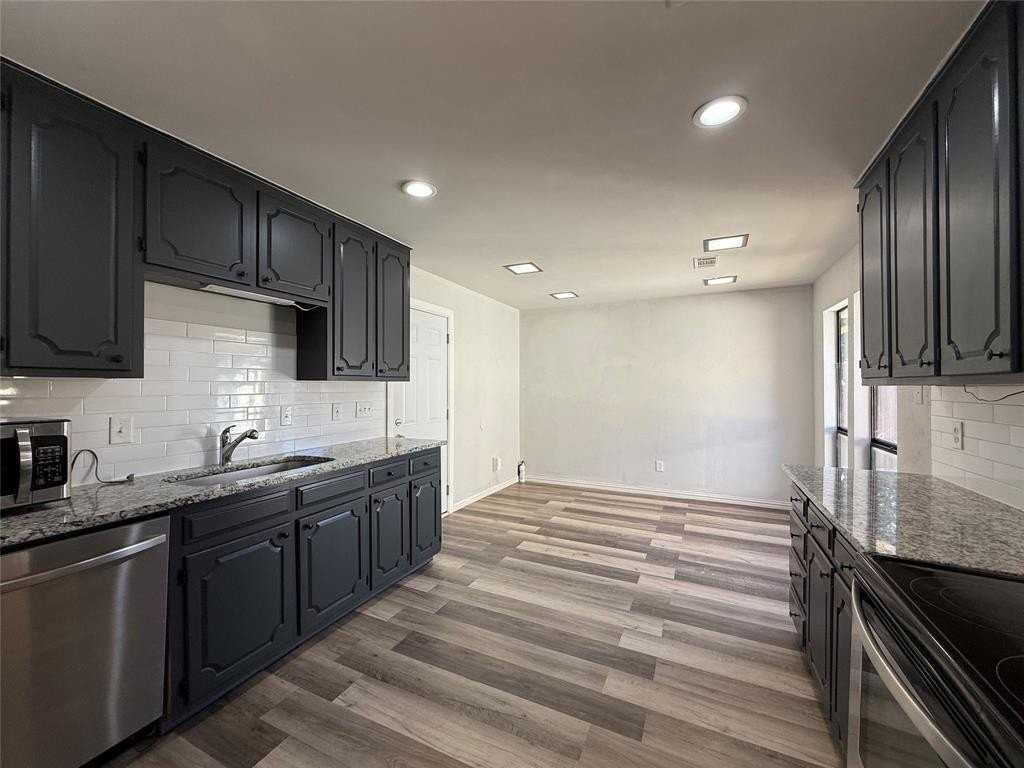 3515 Hilltop Ln - Photo 4 of 19