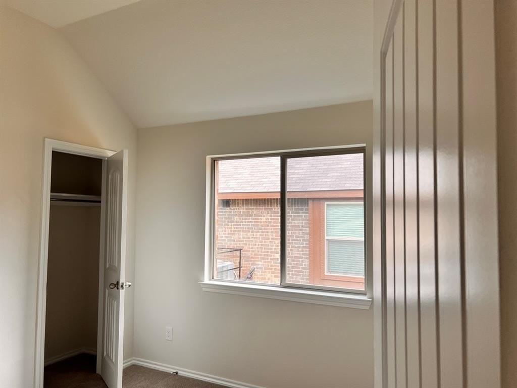 422 Greenhaven Dr - Photo 7 of 16